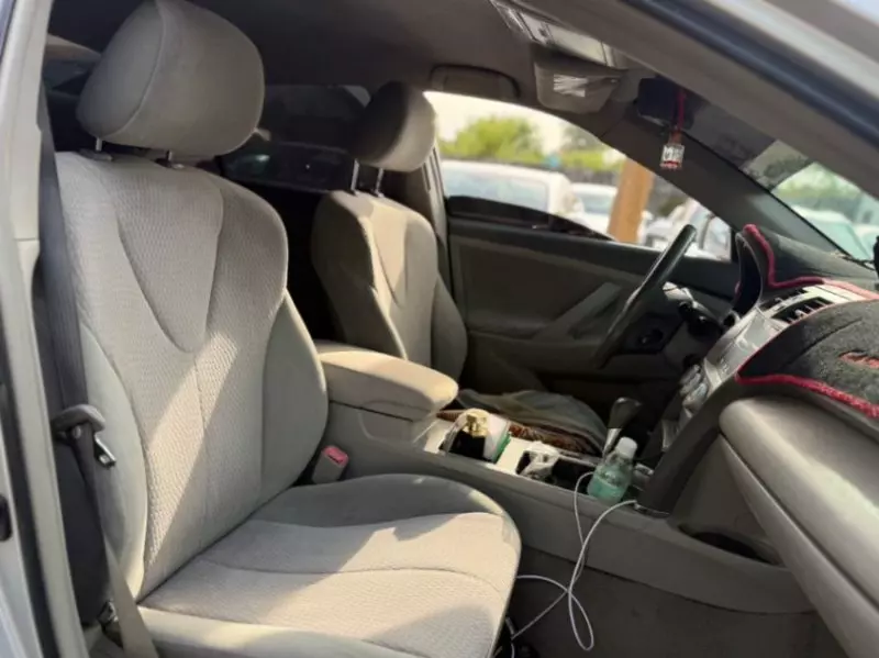 Toyota Camry   - 2011
