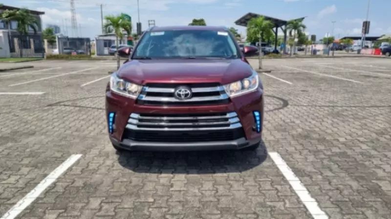 Toyota Highlander   - 2014