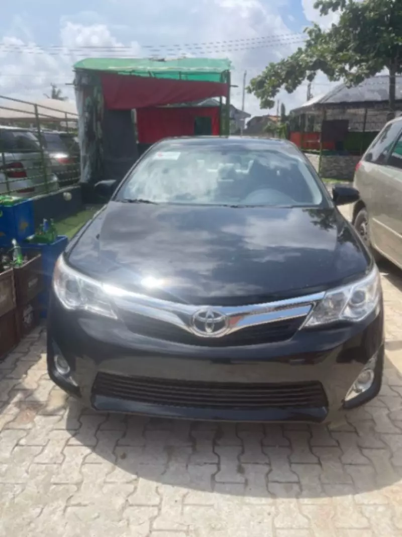 Toyota Camry   - 2013