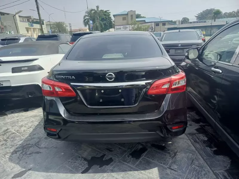 Nissan Sentra   - 2016