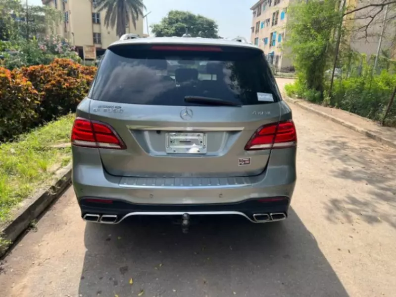 Mercedes-Benz ML 350   - 2012