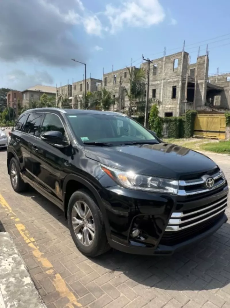 Toyota Highlander   - 2016