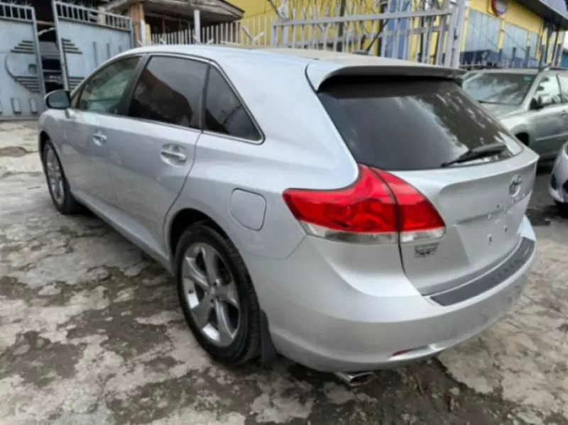 Toyota Venza   - 2011
