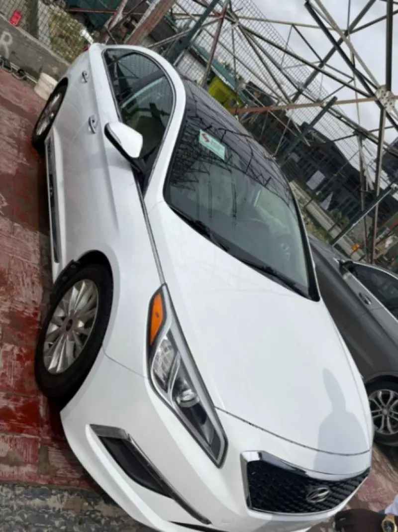 Hyundai Sonata   - 2015