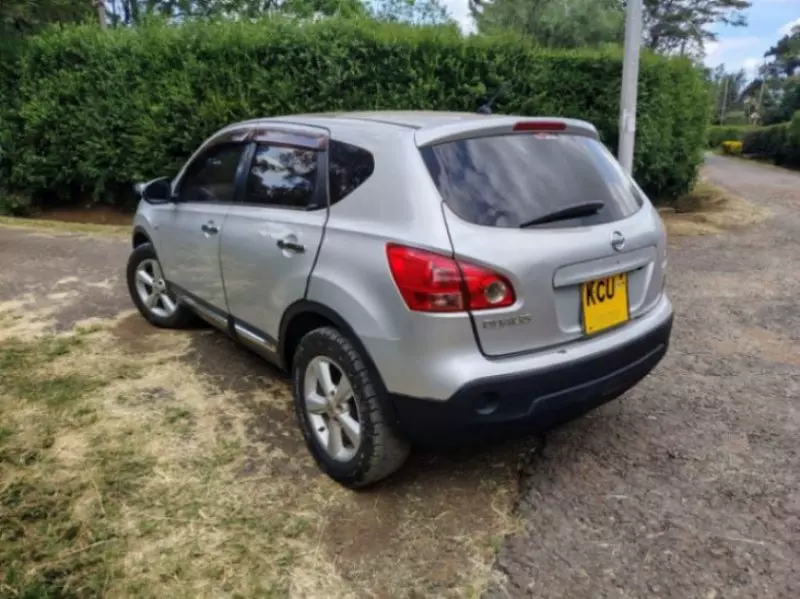 Nissan Dualis    - 2012