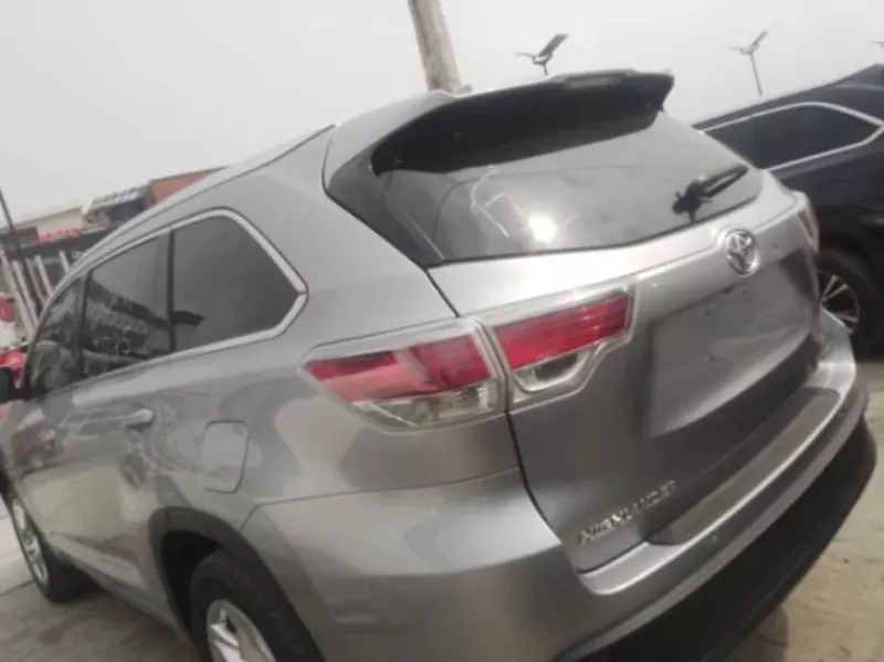 TOYOTA Highlander   - 2015