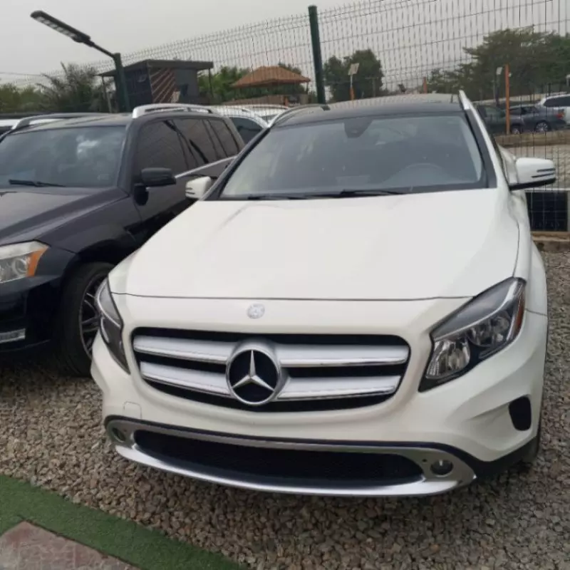 Mercedes-Benz GLA 250 - 2015