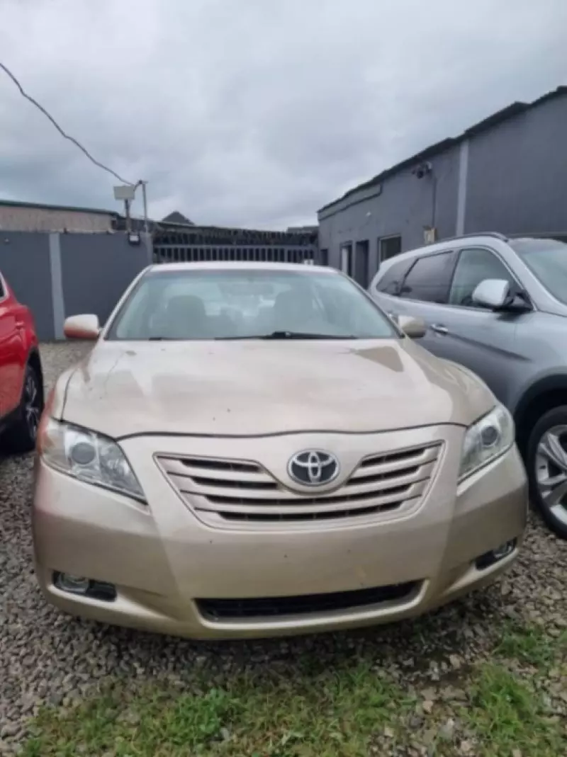 TOYOTA Camry   - 2009