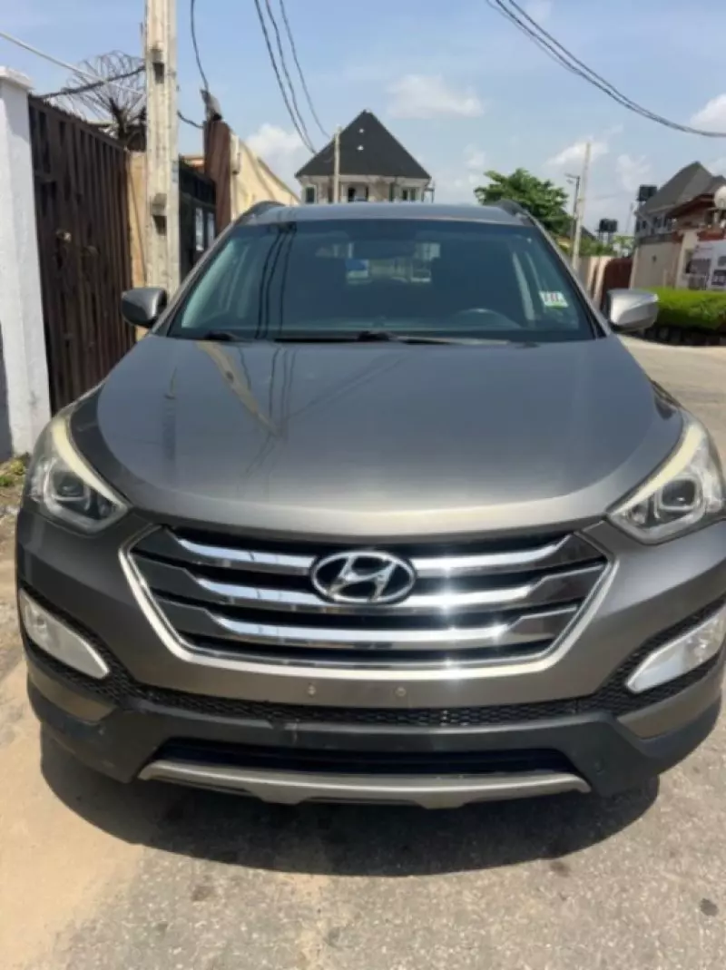 Hyundai Santa Fe   - 2014