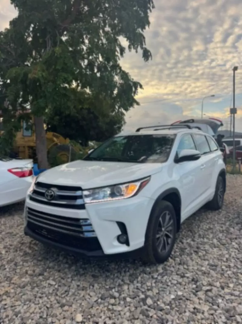 TOYOTA Highlander   - 2017