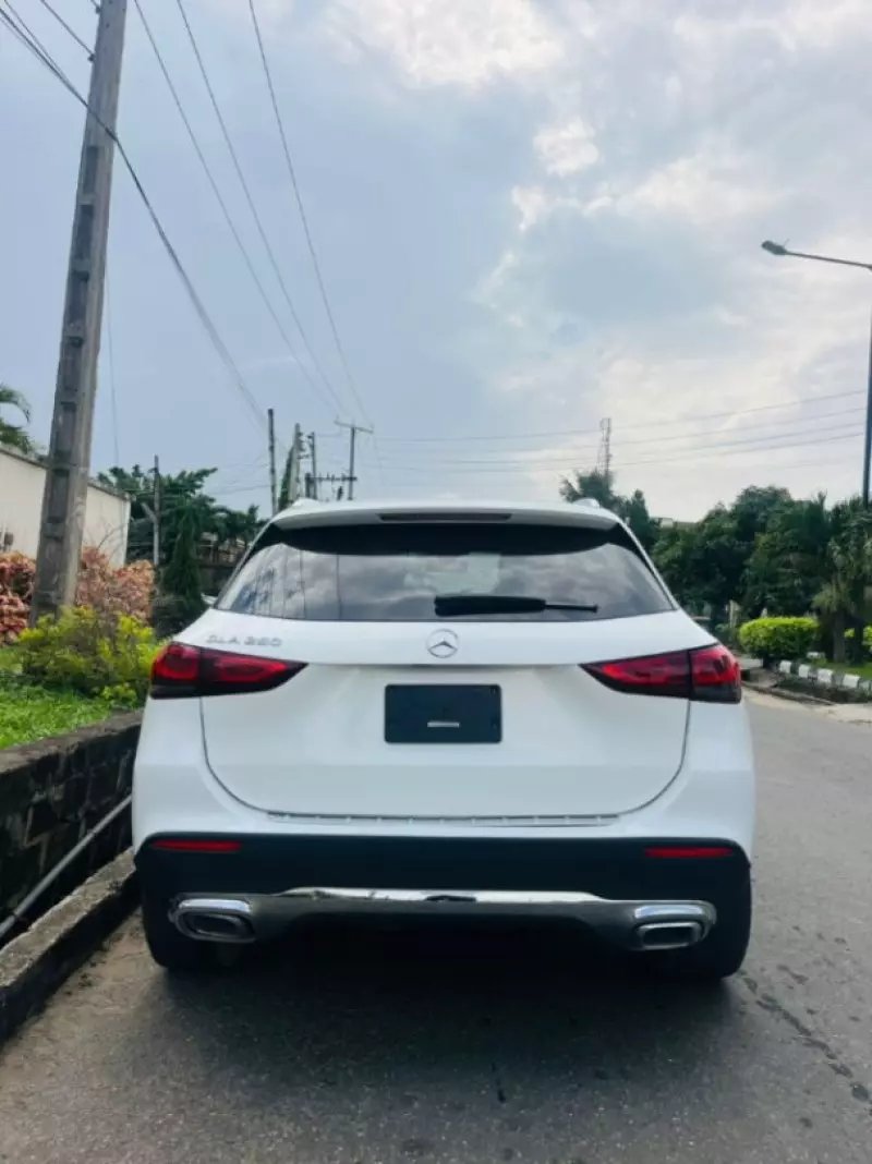 Mercedes-Benz GLA-Class   - 2021