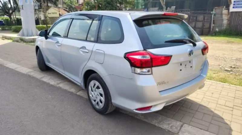 Toyota Fielder hybrid    - 2019