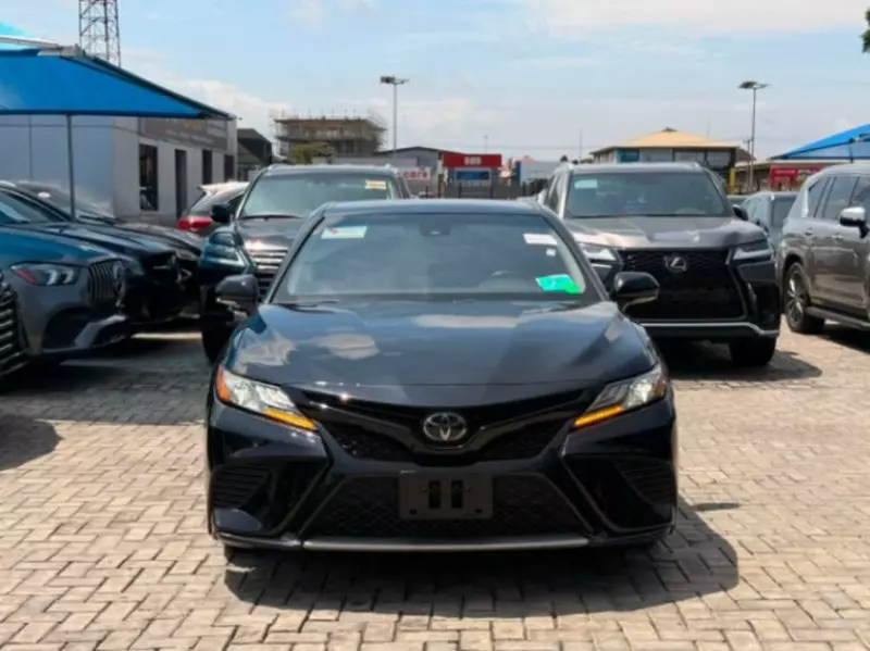 TOYOTA Camry   - 2019