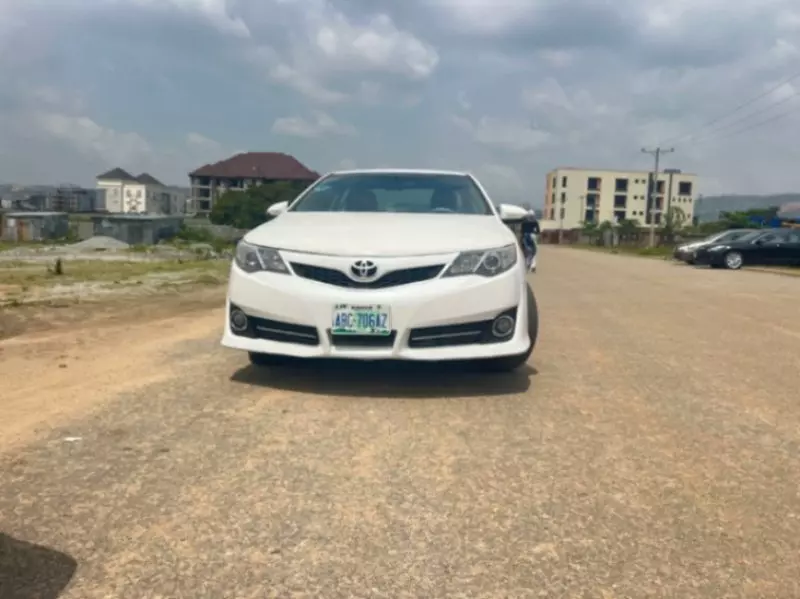 Toyota Camry   - 2012