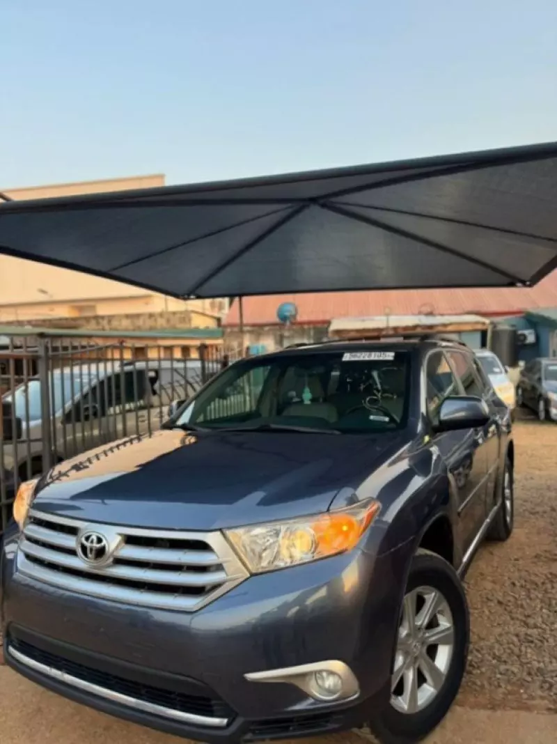 TOYOTA Highlander   - 2011