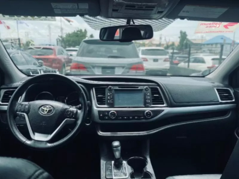 Toyota Highlander   - 2015