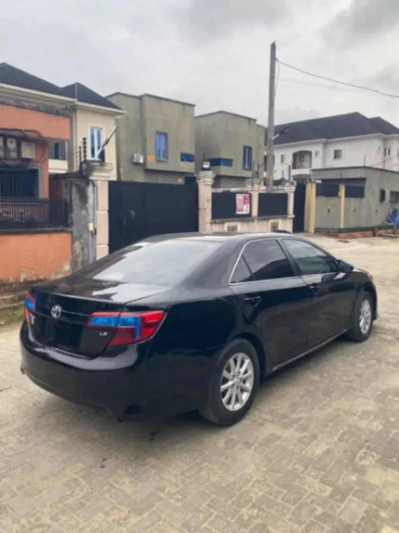 TOYOTA Camry - 2013