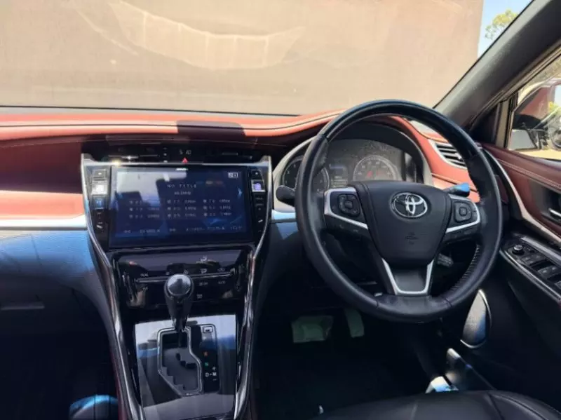 Toyota Harrier   - 2019