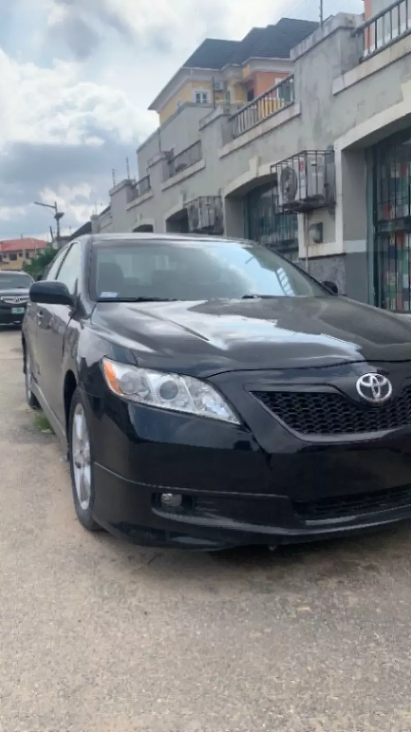 TOYOTA Camry - 2009
