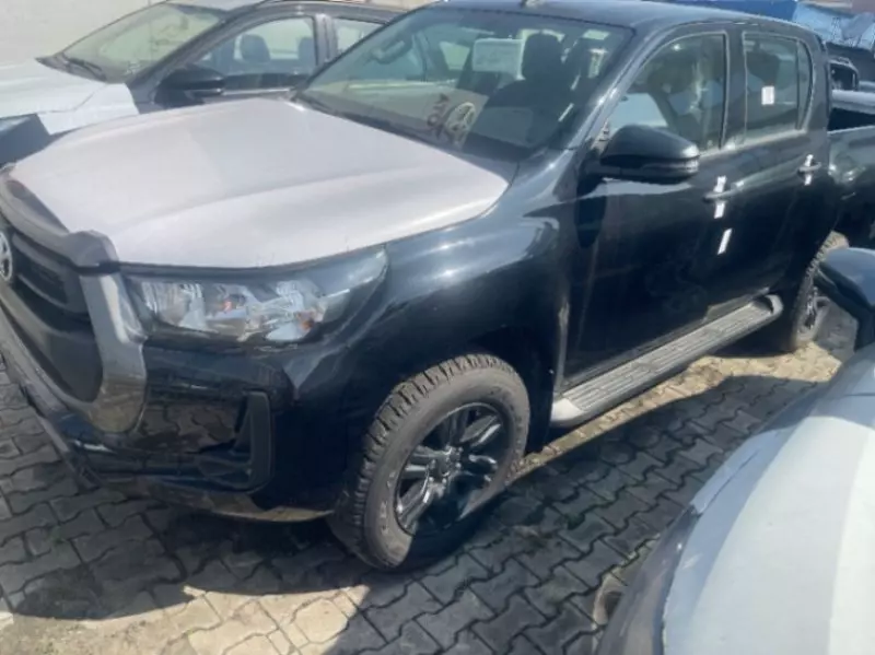 Toyota Hilux   - 2025