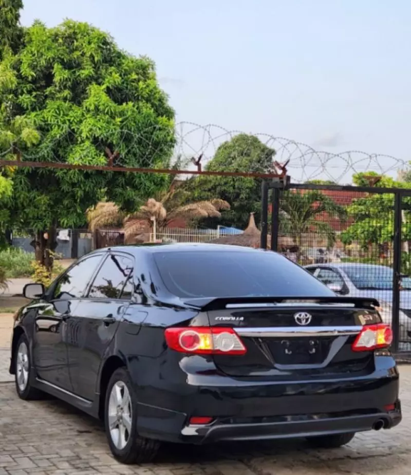Toyota Corolla   - 2013
