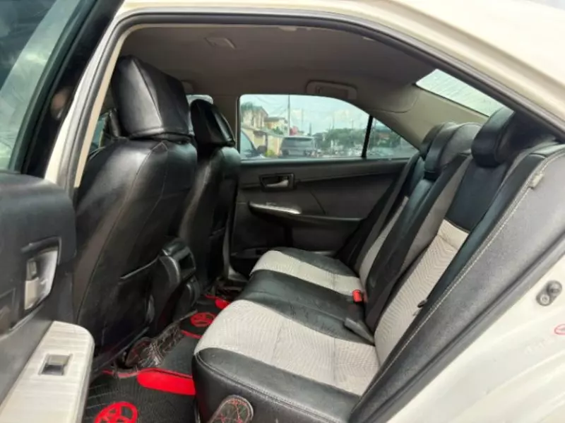 Toyota Camry   - 2014