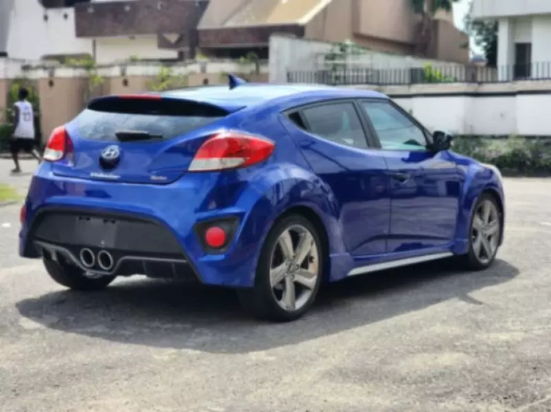Hyundai Veloster - 2013