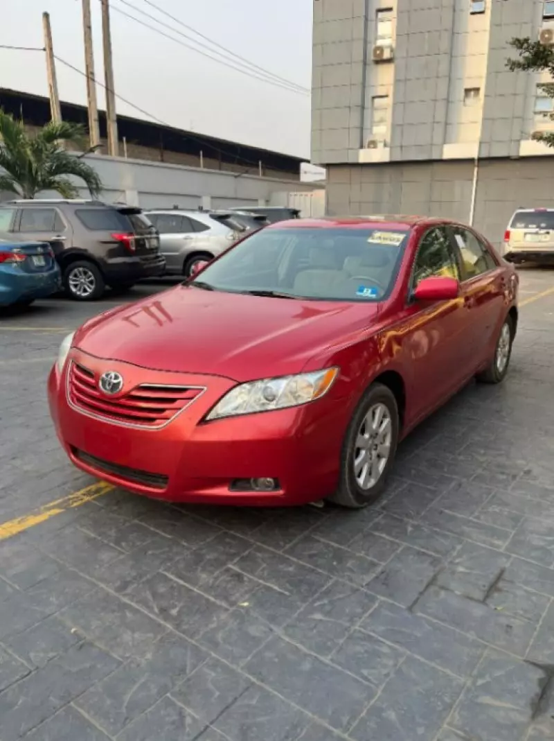 Toyota Camry   - 2008