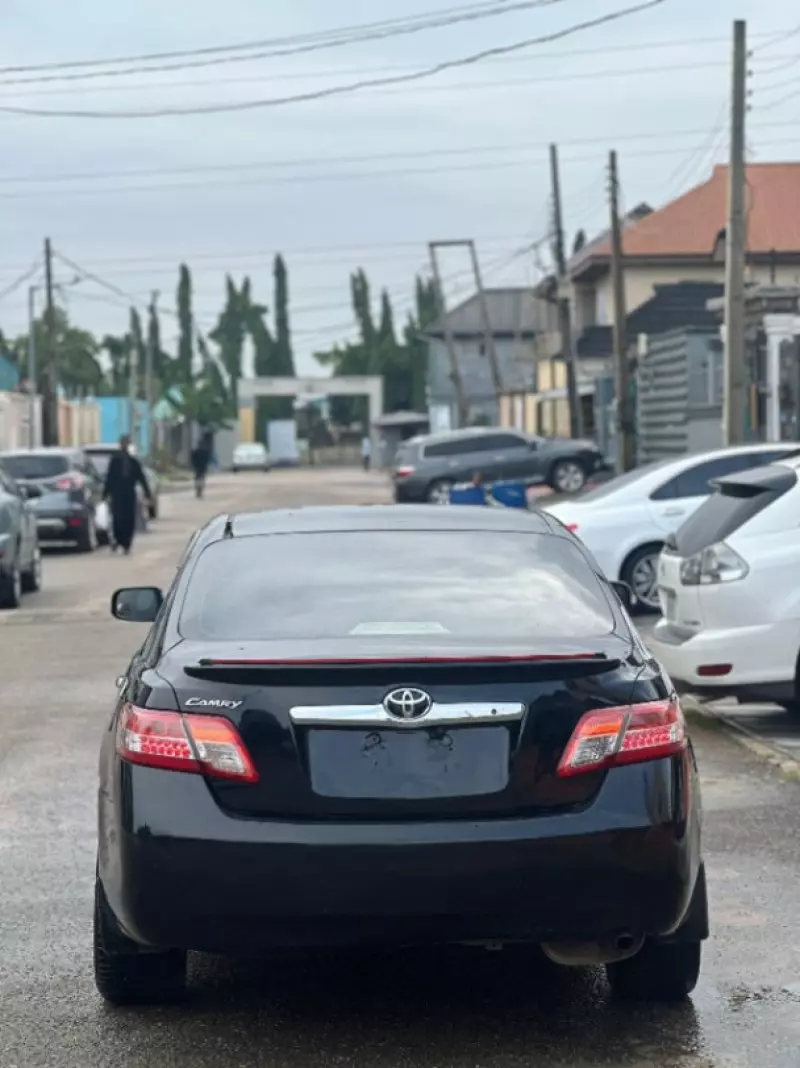 Toyota Camry - 2009