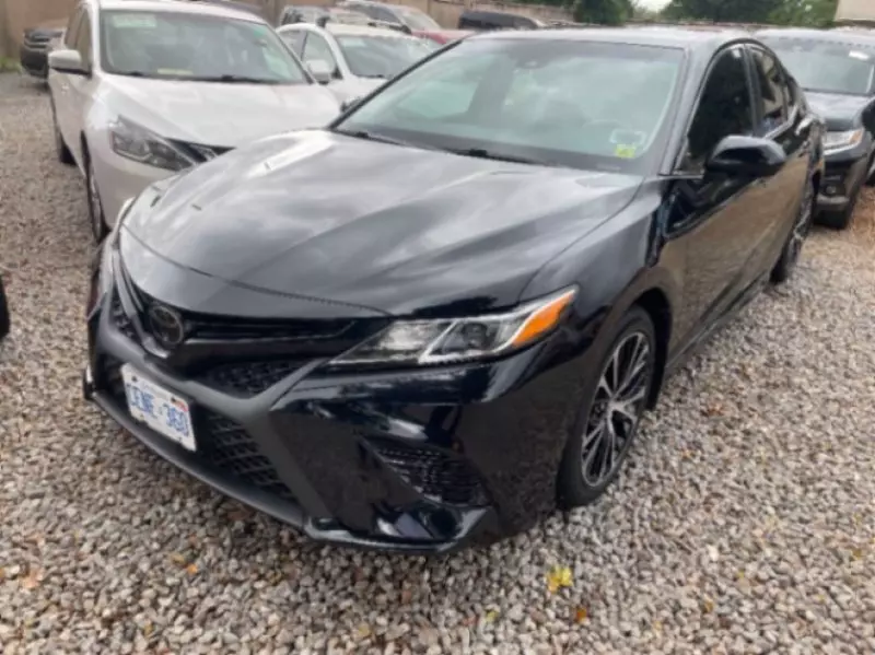 TOYOTA Camry - 2018