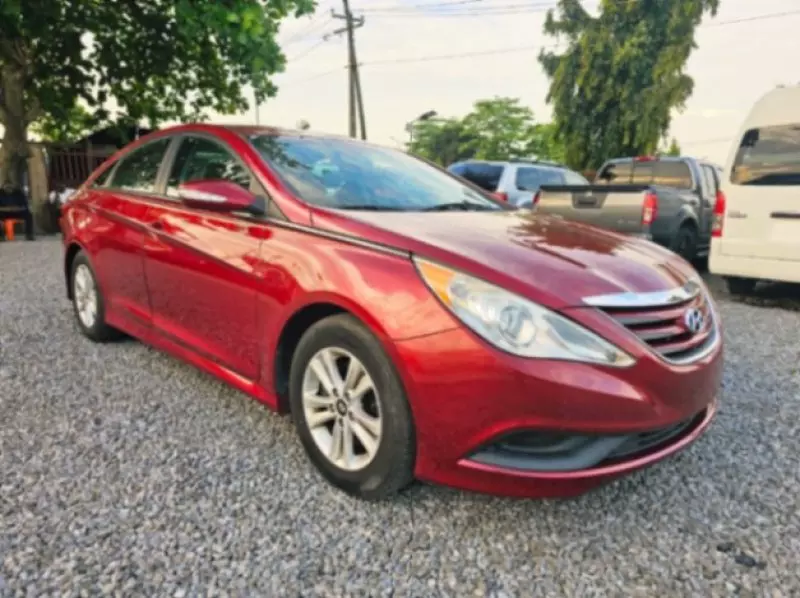 Hyundai Sonata   - 2014