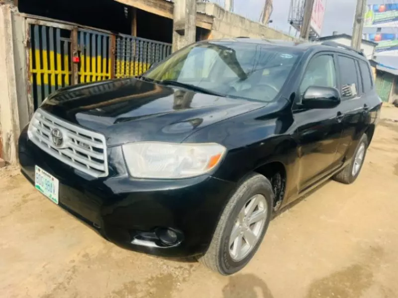 Toyota Highlander   - 2010