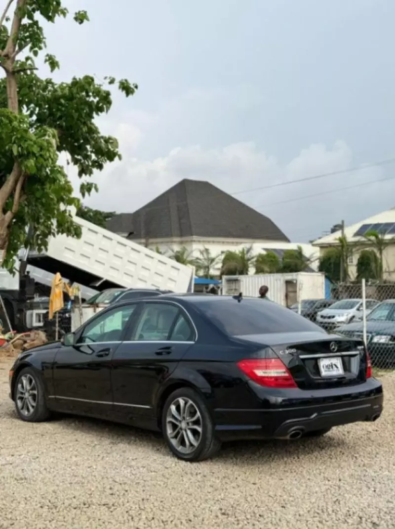 Mercedes-Benz C 300   - 2013