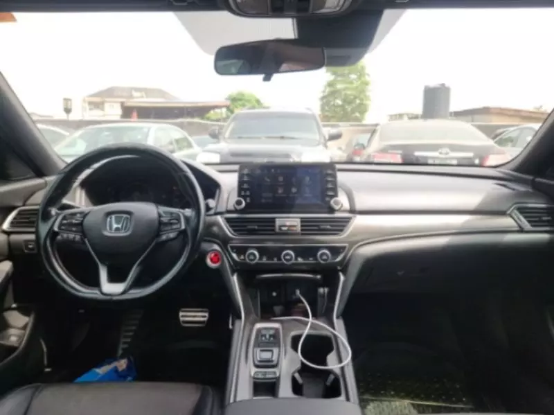Honda Accord   - 2020