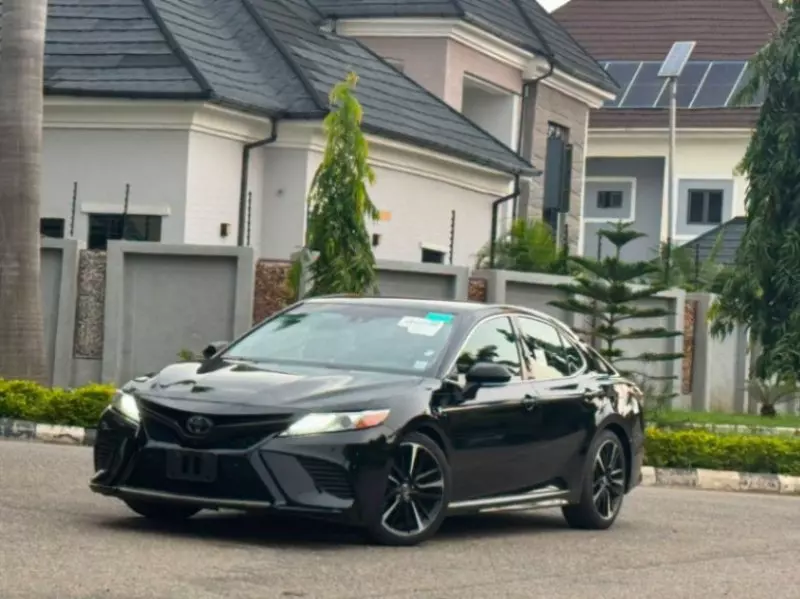 TOYOTA Camry   - 2018
