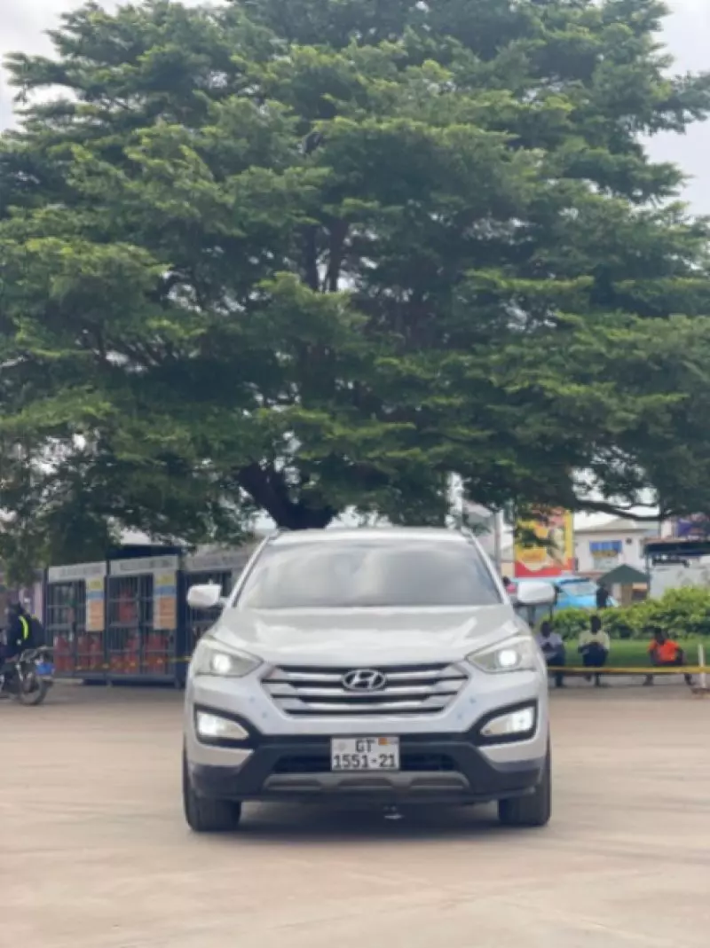 Hyundai Santa Fe   - 2015