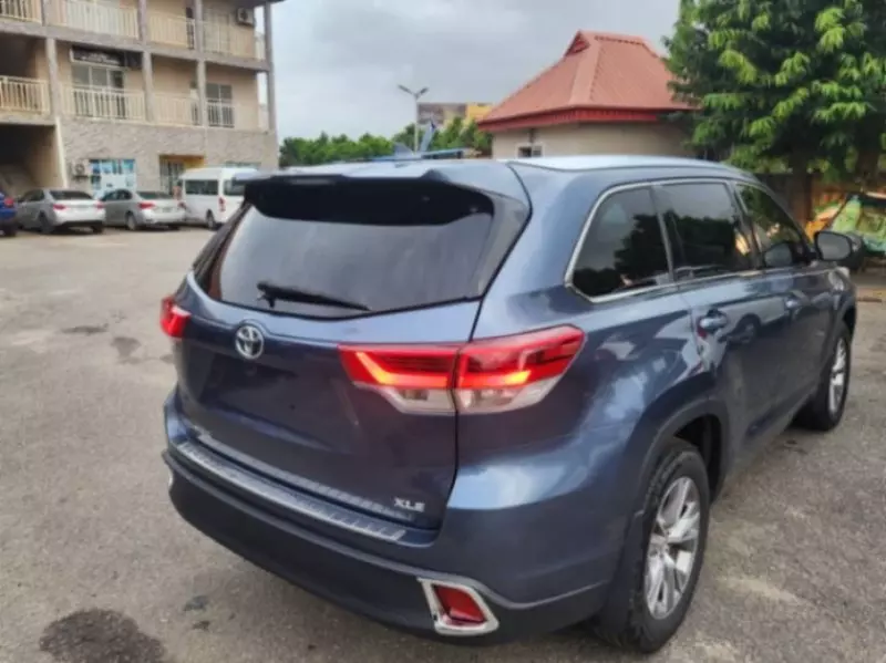 TOYOTA Highlander   - 2015
