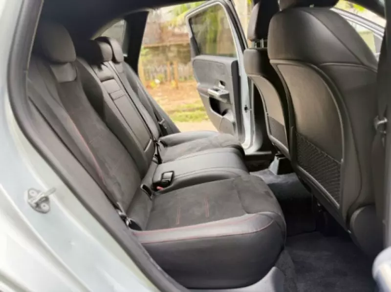 Mercedes-Benz B 180   - 2019