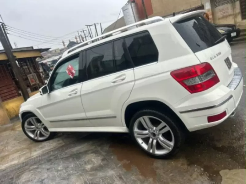 Mercedes-Benz Glk-class   - 2011