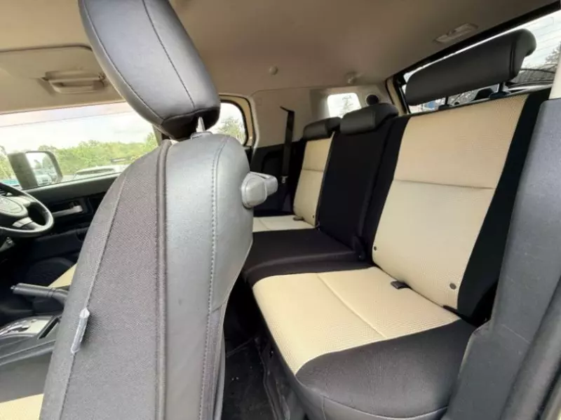 Toyota FJ Cruiser   - 2018
