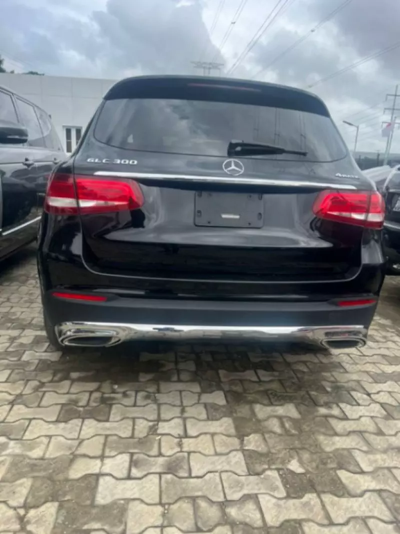 Mercedes-Benz GLC 300   - 2018
