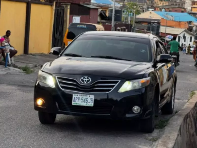 Toyota Camry   - 2011