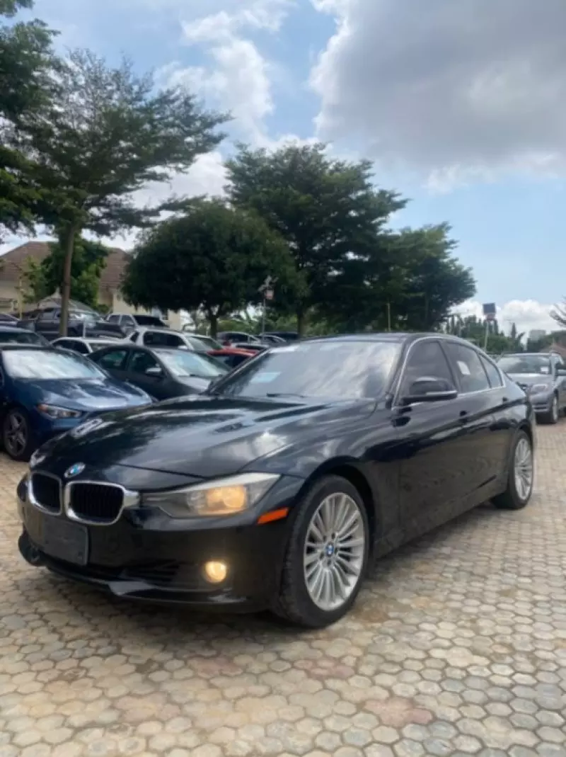 BMW 328i   - 2013