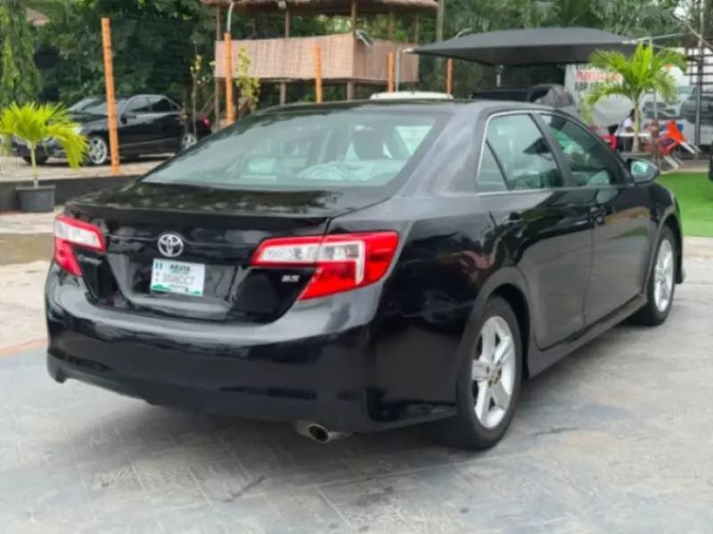 TOYOTA Camry - 2014