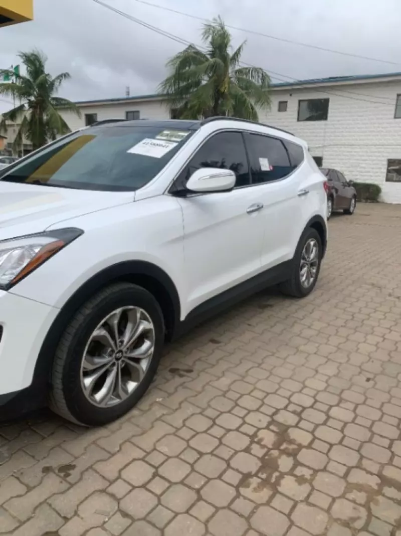 Hyundai Santa Fe - 2016
