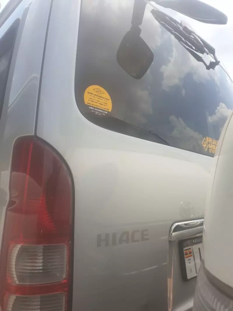 TOYOTA Hiace   - 2013