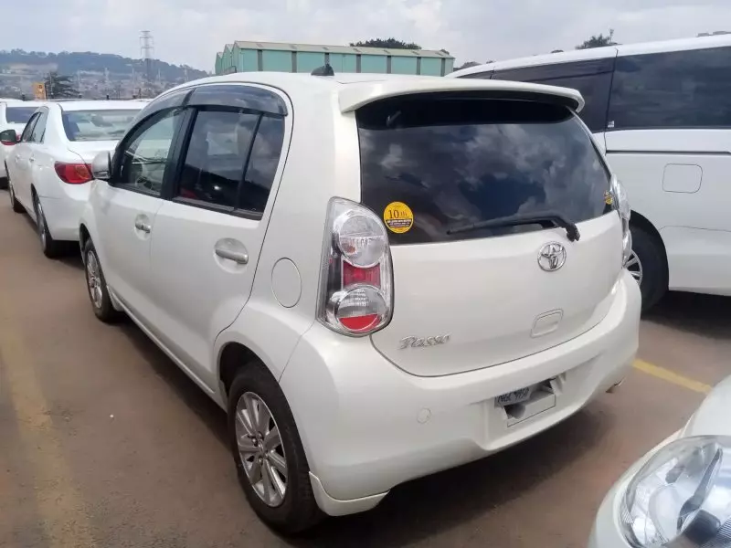 Toyota Passo   - 2012