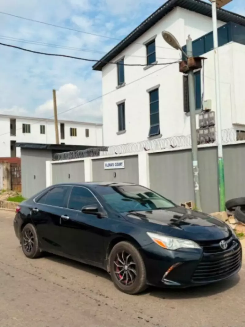 Toyota Camry   - 2016