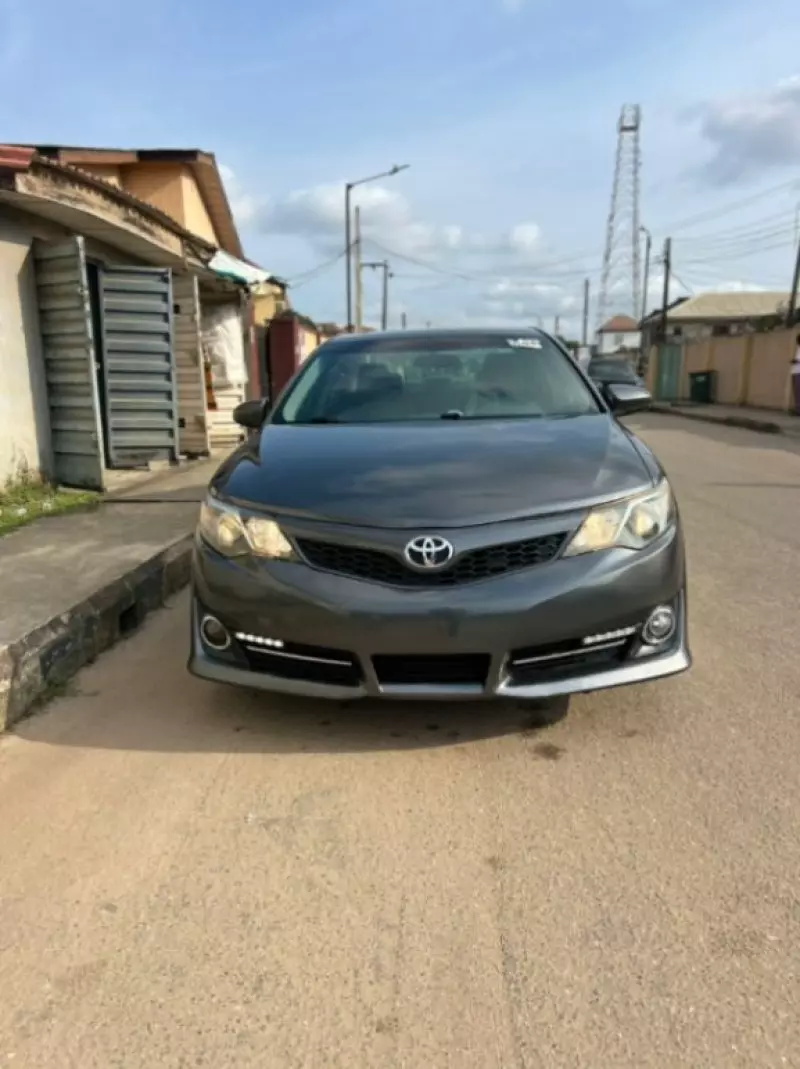 TOYOTA Camry   - 2013