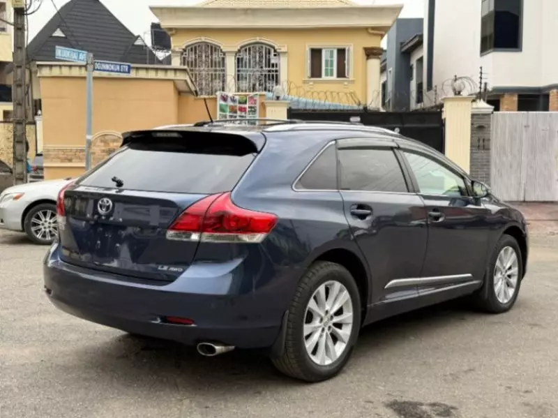 Toyota Venza   - 2015